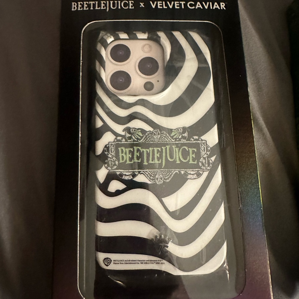 New I phone case with charger